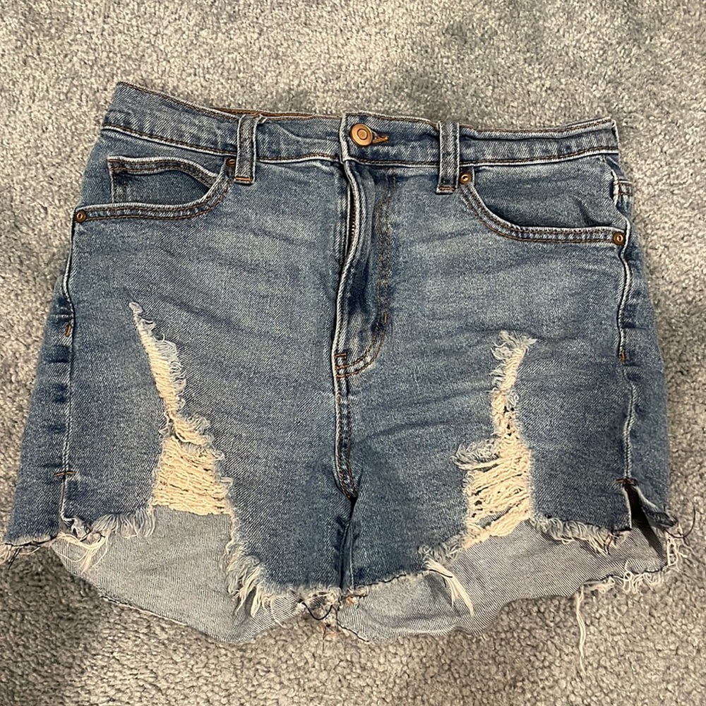 Women’s denim/jean shorts - size 7/28